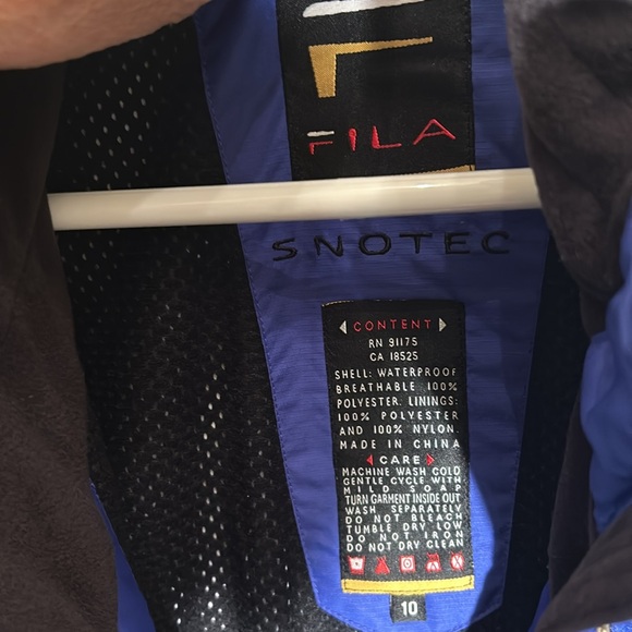 FILA brand ski SET. NWOT. Includes Jacket (10) and pants (8). Never worn! - Picture 2 of 16